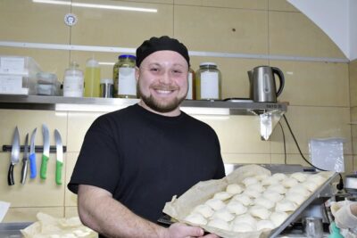 Pielmieni, pierogi, a nawet marynowane świńskie uszy. Te przysmaki podbijają podniebienia klientów ukraińskiej garmażerki