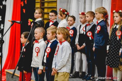 Niepodległościowa uroczystość w Zespole Szkolno-Przedszkolnym nr 1 w Oleśnicy [ZDJĘCIA]