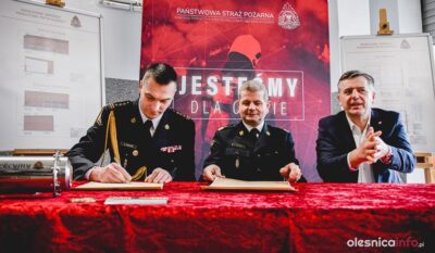 Uroczystość u strażaków. Wmurowano kamień węgielny pod budowę nowej komendy [ZDJĘCIA]