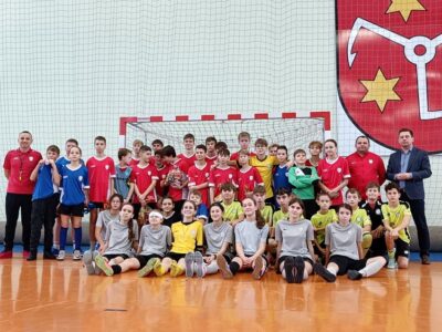 Turniej Mikołajkowy na bierutowskiej hali [ZDJĘCIA]