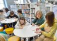 Artystyczne zajęcia w oleśnickiej bibliotece