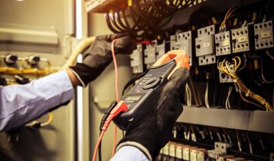 Narzędzia dla elektryka – podstawowy zestaw do pracy