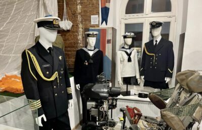 Mundur nawigatora Marynarki Wojennej trafił do oleśnickiego muzeum