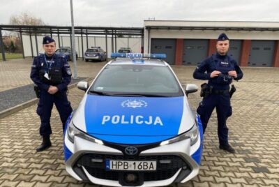 Jej życie było zagrożone. Policjanci pomogli kobiecie w szybkim dotarciu do szpitala