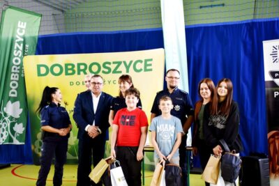 Drużyna z SP w Dobrzeniu najlepsza w powiecie oleśnickim