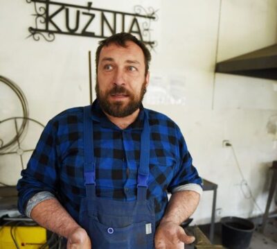 Z Oleśnicy prosto nad morze. To w naszym mieście wykuto ławeczkę na 40. urodziny Teleexpressu
