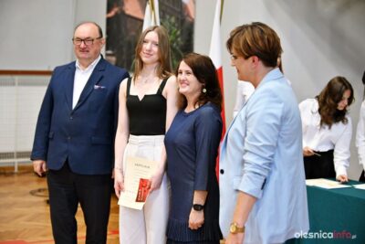 Prymusi z oleśnickich liceów oraz Zespołu Szkół Zawodowych w Oleśnicy