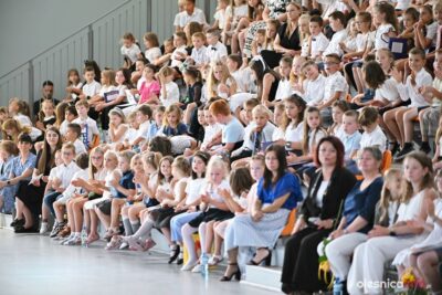 SP 1 w Oleśnicy. Ci uczniowie otrzymali świadectwo z wyróżnieniem