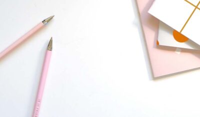 Akcesoria papiernicze- Niezbędne narzędzia do efektywnej pracy i kreatywności