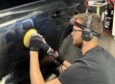 Postawił na szeroko pojętą kosmetykę samochodową i robi to, co lubi. „Każde auto wymaga takiej samej uwagi i pielęgnacji”
