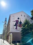 Mural już gotowy. OFCA zagościła na kamienicy przy Kościelnej
