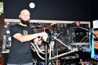 Miejsce, w którym rowery mają duszę. Zajrzeliśmy do oleśnickiej Rowerowni