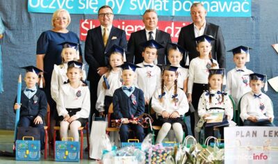 Uroczyste pasowanie na ucznia w Szkole Podstawowej w Smolnej [ZDJĘCIA]