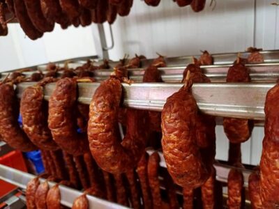 Smak Tradycji Dolnego Śląska. Smaczne i swojskie wędliny zapraszają do sklepu na kółkach