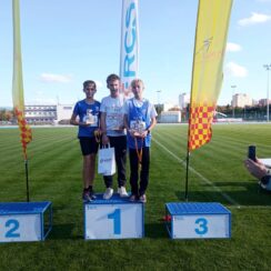 wks-olesniczanka1000m U14 II miejsce Piotr PoniewierskiIII miejsce MiĹ‚osz Siednienko
