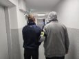Wybił szyby w komendzie i stosował groźby karalne. 30-latek zatrzymany przez policję [WIDEO]