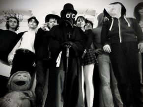 Halloween465150178_1093660419429860_5307339375979166229_n