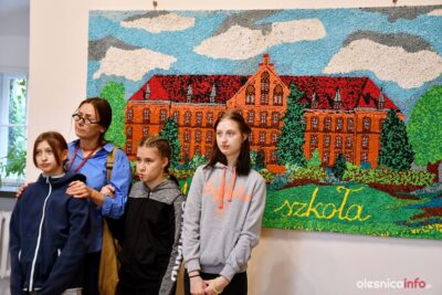 Podopieczni Caritastu prezentują swoje prace w oleśnickim Zamku