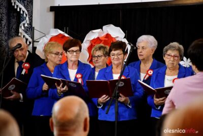 Międzypokoleniowe patriotyczne śpiewanie w oleśnickim zamku [ZDJĘCIA]