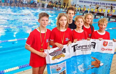 Szesnaście medali dla pływaków z oleśnickiej Torpedy