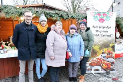 Jarmark świąteczny w dobroszyckim rynku [ZDJĘCIA]