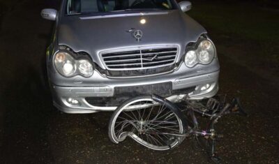 Rowerzysta nie miał szans w starciu z mercedesem. Policja apeluje