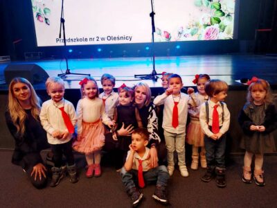 Przedszkolaki wystąpiły przed babciami i dziadkami [ZDJĘCIA]