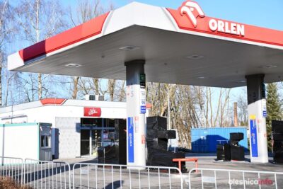 Jedna stacja otwarta, druga w remoncie