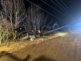Wypadek w Stroni. Jedna osoba zakleszczona w aucie, druga uciekła. Lądował LPR