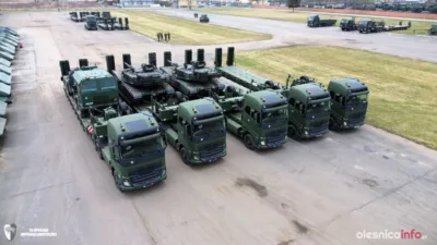 Amerykańskie pojazdy transportowe trafiły do oleśnickiego garnizonu [ZDJĘCIA]