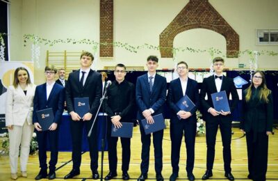 II Liceum Ogólnokształcące w Oleśnicy żegna tegorocznych maturzystów