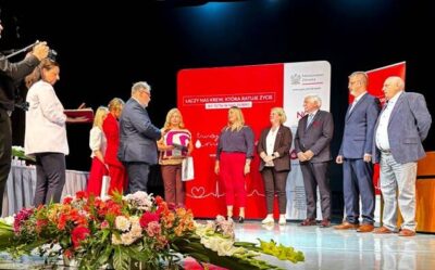 Honorowe odznaczenie dla prezeski oleśnickiego PCK