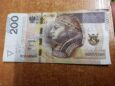 55-latek chciał zapłacić fałszywym banknotem. Zapewniał, że nie wiedział o oszustwie