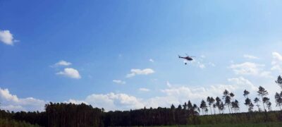 Pożar lasu pod Twardogórą. Helikopter wykonał 14 zrzutów wody