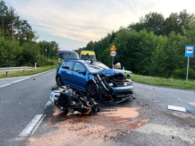 Wypadek na drodze ostrowskiej: Motocyklista trafił do szpitala