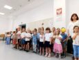 Przedszkolaki z Zielonych Ogrodów pożegnały seniorów.  Wzruszające zakończenie wspólnej historii