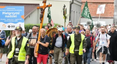 Piesza pielgrzymka na Jasną Górę dotarła dziś do Oleśnicy [ZDJĘCIA]