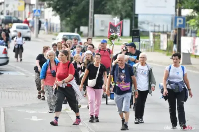 Pielgrzymi na szlaku przez Oleśnicę. Parafia apeluje o gościnność i wsparcie