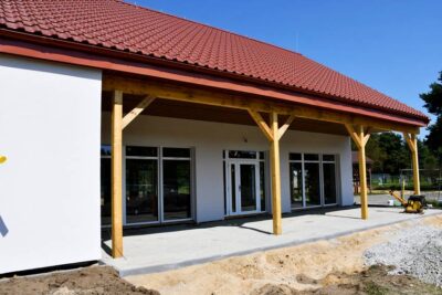 Nowa świetlica wiejska w Ostrowinie coraz bliżej ukończenia. Pierwszy etap już odebrany