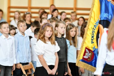 Nowy rok szkolny rozpoczęty! Odwiedziliśmy uczniów SP 8 w Oleśnicy [ZDJĘCIA]