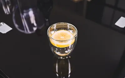 Czy woda filtrowana jest zdrowa i jakie korzyści daje jej picie?