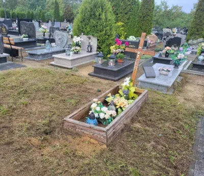 Pracownicy ZGK w Twardogórze porządkują zapomniane groby