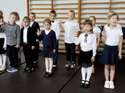 Uroczyste pasowanie na uczniów w Szkole Podstawowej nr 2 w Oleśnicy