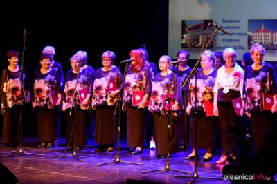 Studenci Oleśnickiego Uniwersytetu III Wieku rozpoczęli rok akademicki [ZDJĘCIA]