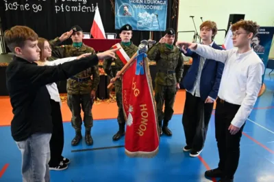 Uroczyste ślubowanie pierwszoklasistów i porozumienie z wojskiem