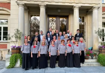Dwa chóry na zamkowej scenie. Odbierz darmową wejściówkę na koncert „Muzyka bez granic”