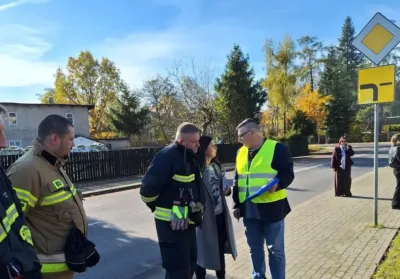 Szkolna ewakuacja w ramach ćwiczeń obrony cywilnej w Bierutowie