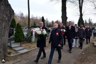 Pod biało-czerwoną flagą. Syców w świątecznym nastroju