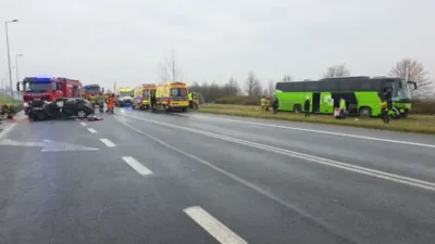 Jedna ofiara śmiertelna, sześć osób w szpitalu. Zawracanie doprowadziło do tragedii
