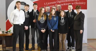 Eksperci od bezpieczeństwa gościli w I LO. Młodzież pytała, naukowcy odpowiadali